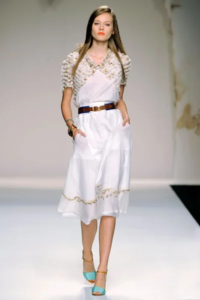Look 2